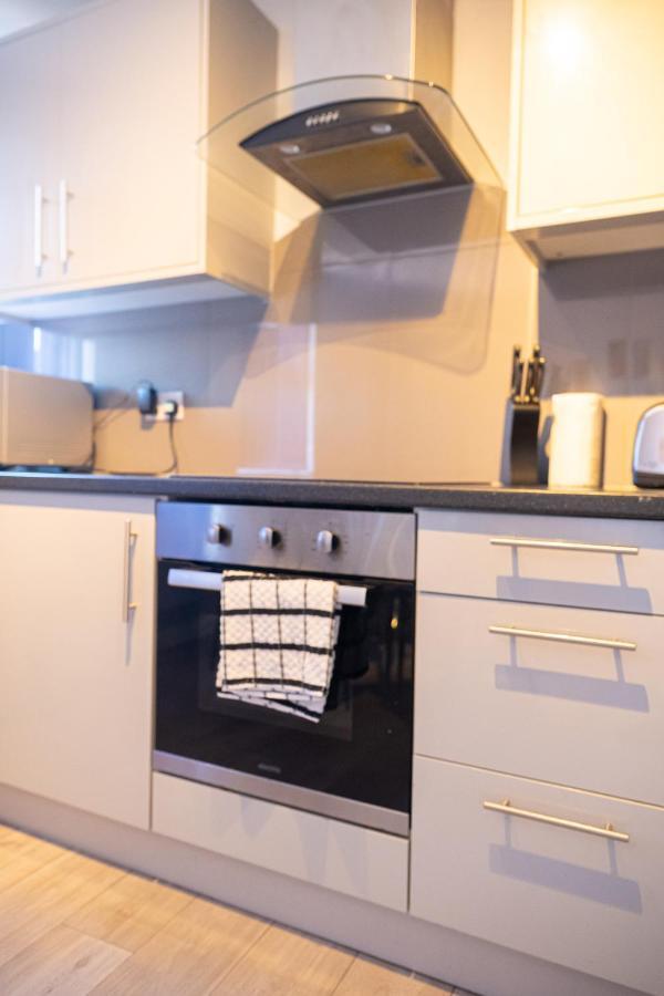 Studios With Ensuite Showers & Share Kitchens Prime Location Near Hospital, Town Center Apt 3 St Helens  ภายนอก รูปภาพ