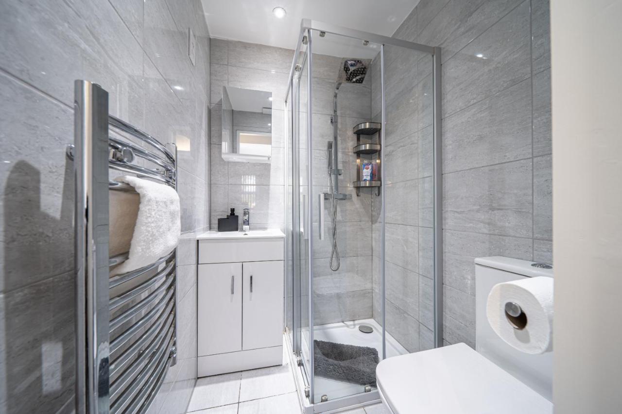 Studios With Ensuite Showers & Share Kitchens Prime Location Near Hospital, Town Center Apt 3 St Helens  ภายนอก รูปภาพ