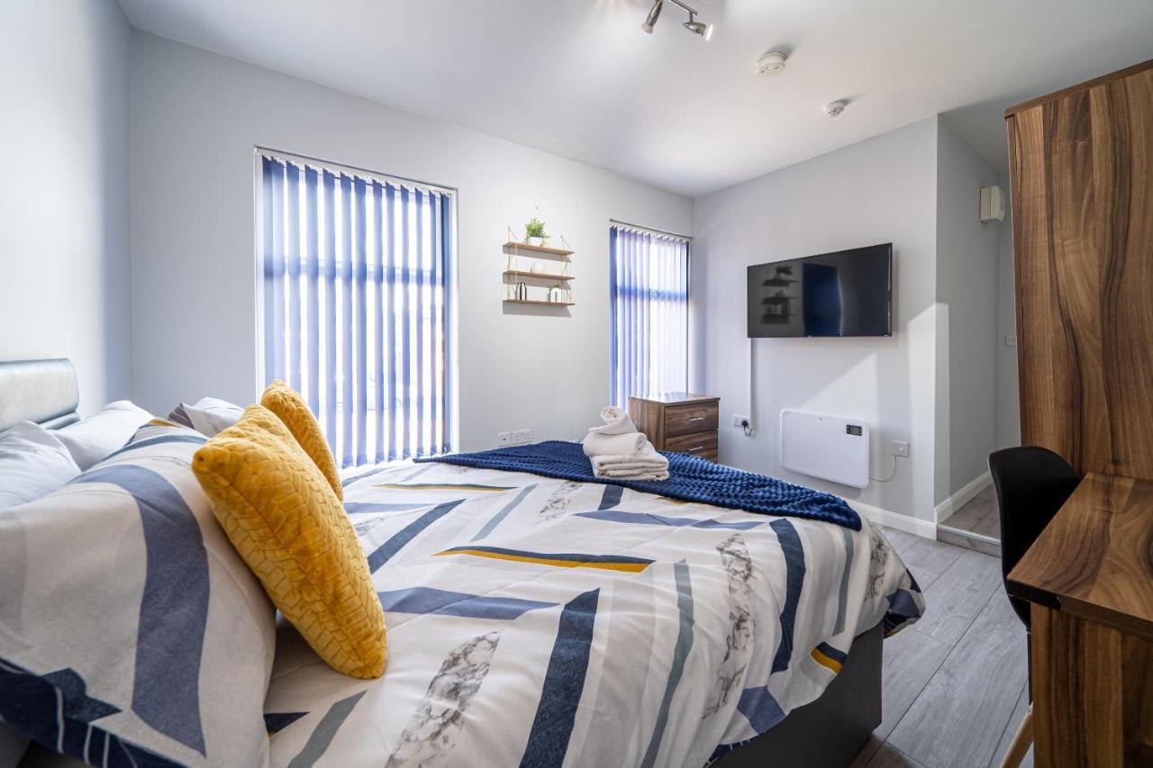 Studios With Ensuite Showers & Share Kitchens Prime Location Near Hospital, Town Center Apt 3 St Helens  ภายนอก รูปภาพ