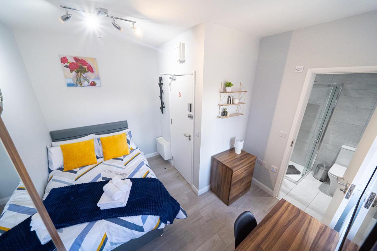 Studios With Ensuite Showers & Share Kitchens Prime Location Near Hospital, Town Center Apt 3 St Helens  ห้อง รูปภาพ